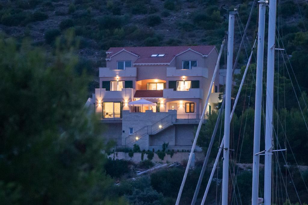 Apartments Ladesta Lastovo Eksteriør bilde